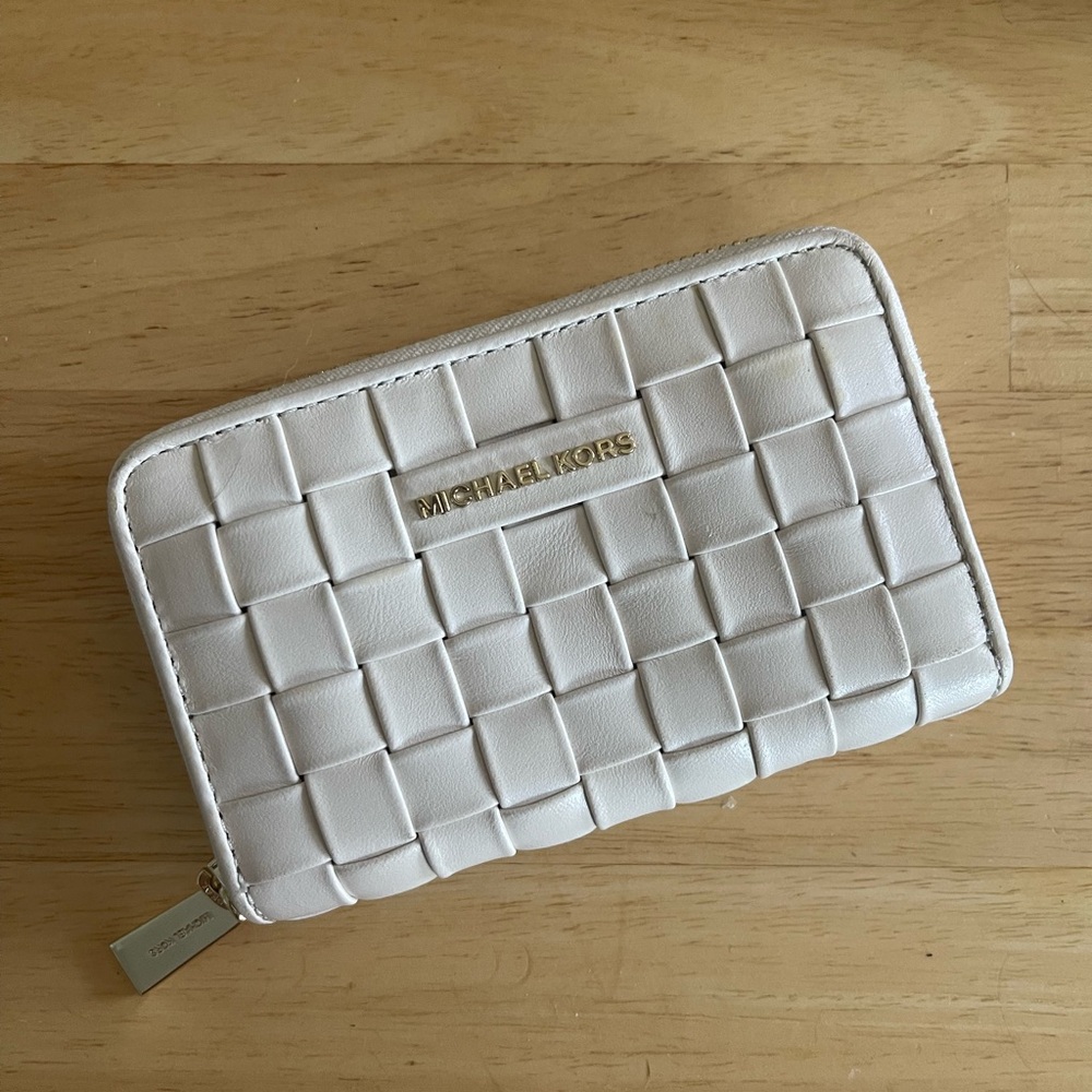 Michael Kors White Woven Wallet